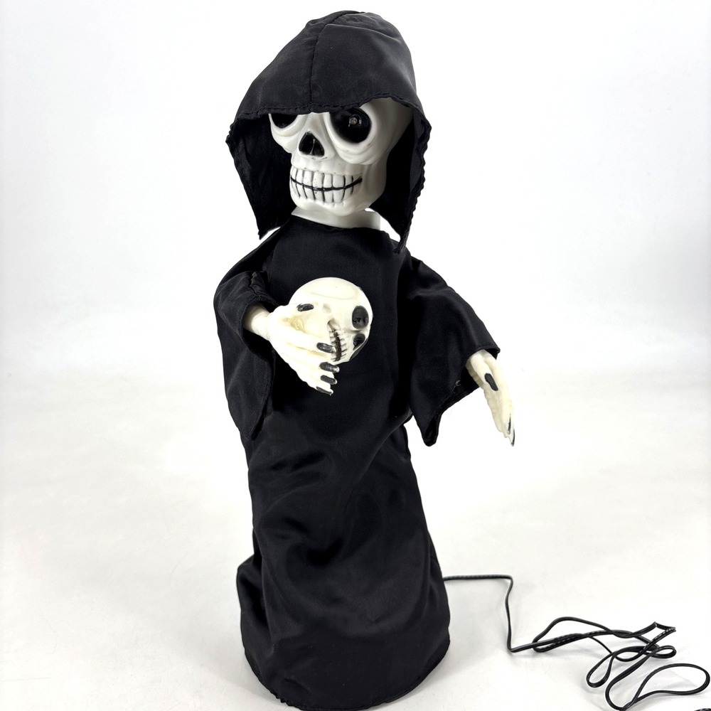 1988 Skeleton Grim Reaper Halloween Sound & Light Up Animated Works! Music Moves